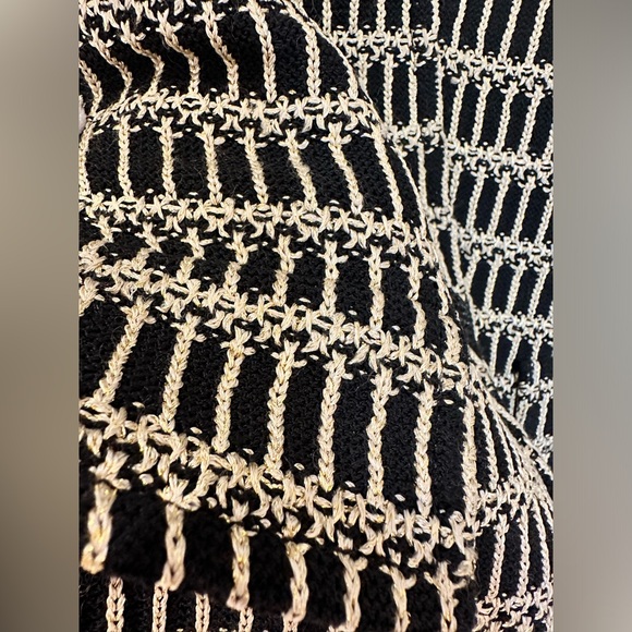 ST JOHN Black/champagne stitched cardigan blazer. Size 10. - Picture 4 of 8